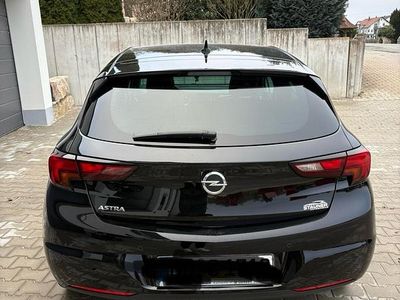 Używany Opel Astra 122 KM (89 kW) 2020 Czarny Sedan/Limuzyna
