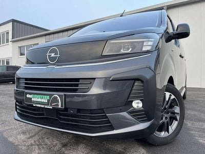 Grau Gebraucht 2024 Opel Zafira Life Edition Van / Kleinbus | 32.860 € (Superpreis)