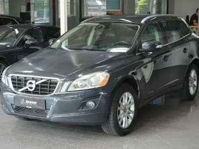Gebraucht Volvo XC60 Summum 163 PS (119 kW) 2010 Savile grey / metallic (metallic) SUV