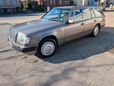 Second-hand Mercedes E250 93 CP (68 kW) 1991 Maro Break