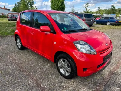 Gebraucht Daihatsu Sirion 91 PS (66 kW) 2008 Rot Kleinwagen