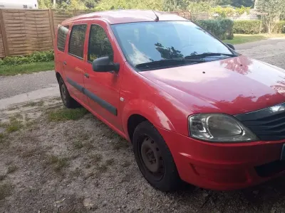 Gebraucht Dacia Logan MCV Ambiance 88 PS (64 kW) 2011 Rot Van / Kleinbus