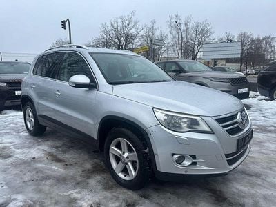 Silber Gebraucht 2009 VW Tiguan Sportline SUV | 5.990 € (Etwas zu teuer)
