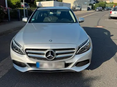 Gebraucht Mercedes C180 156 PS (114 kW) 2015 Silber Limousine
