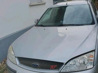 Gebraucht Ford Mondeo 145 PS (106 kW) 2001 Silber Kombi