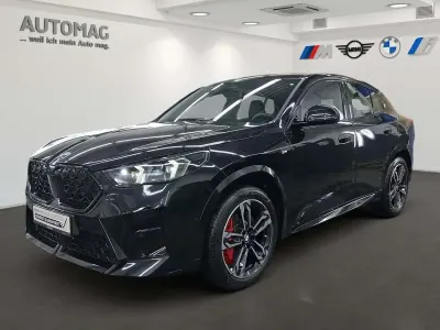 Gebraucht BMW X2 M Sport 163 PS (119 kW) 2025 Black sapphire SUV