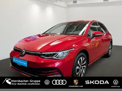 Gebraucht VW Golf VIII Active 150 PS (110 kW) 2022 Kings red metallic Limousine