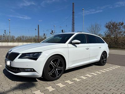 Gebraucht Skoda Superb 190 PS (139 kW) 2015 Weiß Kombi