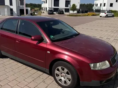 Gebraucht Audi A4 130 PS (95 kW) 2001 Rot Limousine