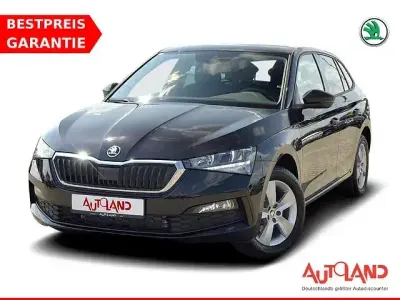 Gebraucht Skoda Scala 110 PS (80 kW) 2023 Blackmagicmet. Kleinwagen