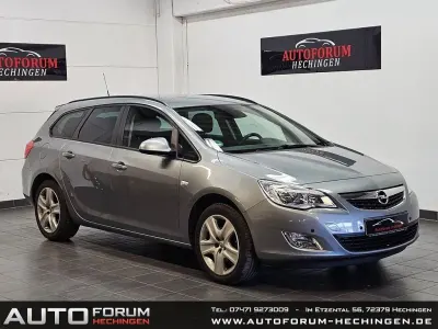 Gebraucht Opel Astra Design Edition 140 PS (102 kW) 2012 Silber Kombi