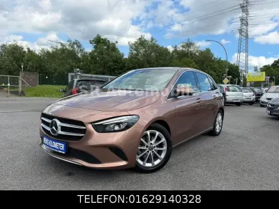 Gebraucht Mercedes B200 163 PS (119 kW) 2022 Gold Kleinwagen