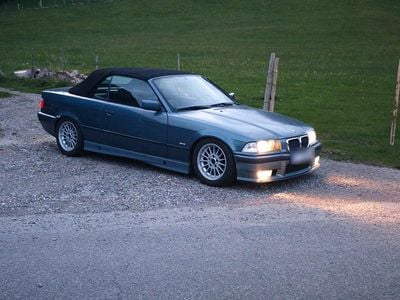 Gebraucht BMW 318 Cabriolet 116 PS (85 kW) 1998 Blau Cabrio