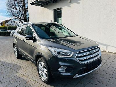 Gebraucht Ford Kuga Trend 150 PS (110 kW) 2018 Grau SUV