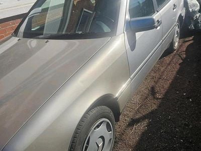 Gebraucht Mercedes C180 122 PS (89 kW) 1994 Grau Limousine