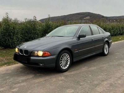 BMW 523