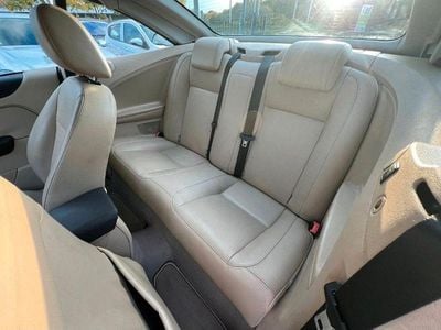 Gebraucht Ford Focus Cabriolet Titanium 136 PS (100 kW) 2008 Braun Cabrio