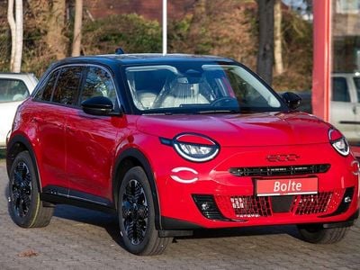 Neu Fiat 600 La Prima 145 PS (106 kW) 2025 Passione rot / dach schwarz Limousine