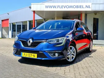 Używany Renault Mégane Zen 132 KM (97 kW) 2017 Niebieski Kombi