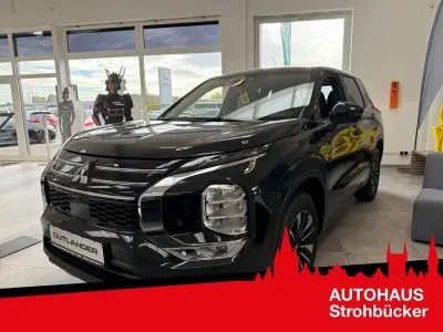 Neu Mitsubishi Outlander P-HEV Plus 306 PS (225 kW) 2025 Schwarz Limousine