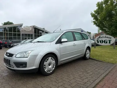 Gebraucht Ford Focus Ghia 116 PS (85 kW) 2006 Silber Limousine