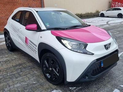 Weiß Gebraucht 2023 Toyota Aygo X X-play SUV | 9.990 € (Superpreis)