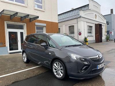 Braun Gebraucht 2013 Opel Zafira Tourer Van / Kleinbus | 11.900 € (Teuer)