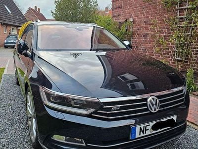 Gebraucht VW Passat Highline 150 PS (110 kW) 2015 Schwarz Kombi