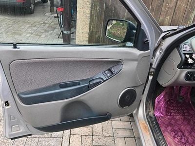 Gebraucht Lada Kalina 90 PS (66 kW) 2010 Silber Kleinwagen