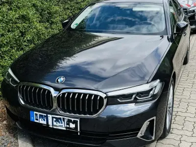Second-hand BMW 520 Luxury Line 190 CP (139 kW) 2023 Gri Berlinǎ