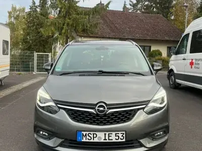 Używany Opel Zafira Edition 170 KM (125 kW) 2017 Zielony Minivan