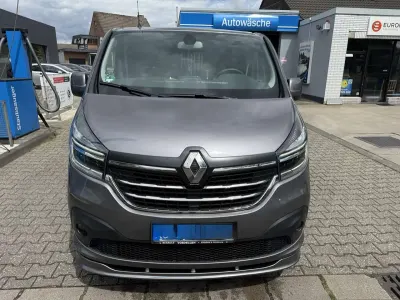 Gebraucht Renault Trafic Life 145 PS (106 kW) 2019 Van / Kleinbus