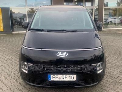 Gebraucht Hyundai Staria Prime 224 PS (164 kW) 2025 Abyss black / mic Van / Kleinbus