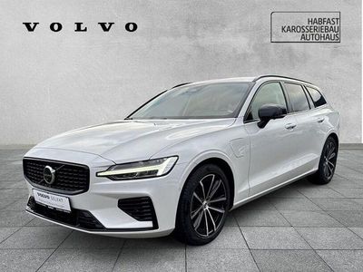 Gebraucht Volvo V60 Plus 398 PS (292 kW) 2022 Crystal white pearl / metallic Kombi