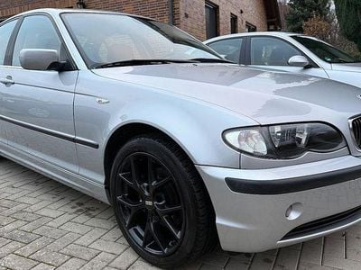 Silber Gebraucht 2005 BMW 320 Lifestyle Limousine | 9.950 €
