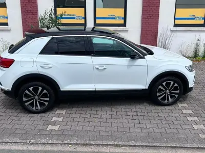 Gebraucht VW T-Roc IQ Drive 150 PS (110 kW) 2019 Weiß SUV