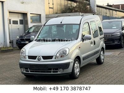 Grau Gebraucht 2004 Renault Kangoo Privilege Van / Kleinbus | 5.999 € (Etwas zu teuer)