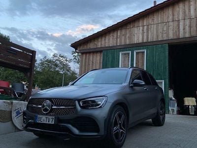 Gebraucht Mercedes GLC200 197 PS (144 kW) 2020 Grau SUV
