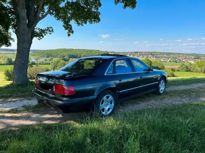 Gebraucht Audi A8 Basis 174 PS (127 kW) 1995 Schwarz Limousine