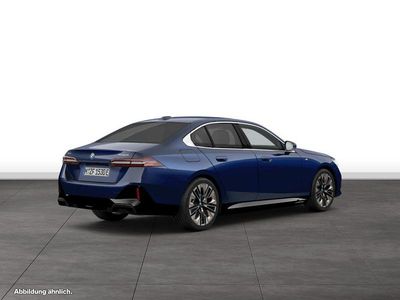 Blau Gebraucht 2025 BMW 550e Limousine | 73.912 € (Fairer Preis)