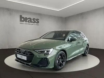 Neu Audi A3 Ambiente 204 PS (150 kW) 2026 Distriktgrün metallic Limousine