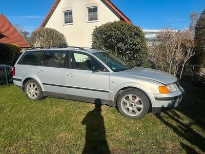 Gebraucht VW Passat 1999 Silber Kombi