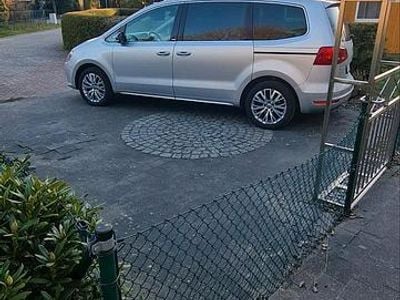 Second-hand VW Sharan 170 CP (125 kW) 2011 Argintiu Monovolum