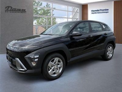 Neu Hyundai Kona Select 139 PS (102 kW) 2025 Schwarz SUV