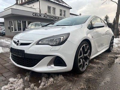 Weiß Gebraucht 2014 Opel Astra GTC OPC Coupé | 8.990 € (Etwas zu teuer)