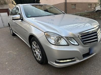 Silber Gebraucht 2011 Mercedes E200 Limousine | 7.100 € (Fairer Preis)