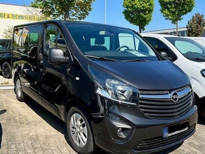 Second-hand Opel Vivaro 125 CP (91 kW) 2018 Negru Monovolum