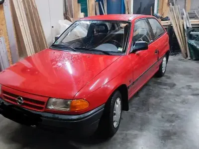 Usata Opel Astra 75 CV (55 kW) 1994 Rosso Berlina
