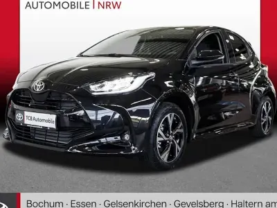 Neu Toyota Yaris Hybrid 116 PS (85 kW) 2025 Schwarz Limousine