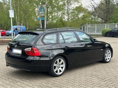 Gebraucht BMW 320 150 PS (110 kW) 2007 Schwarz Kombi